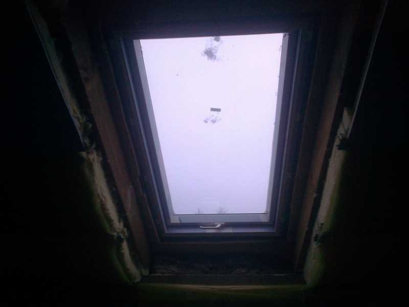 Montaż okien dachowych Fakro przez naszą firmę dekarską świadczącą usługi dekarskie na terenie Ostrowa, Kalisza, Pleszewa, Krotoszyna
