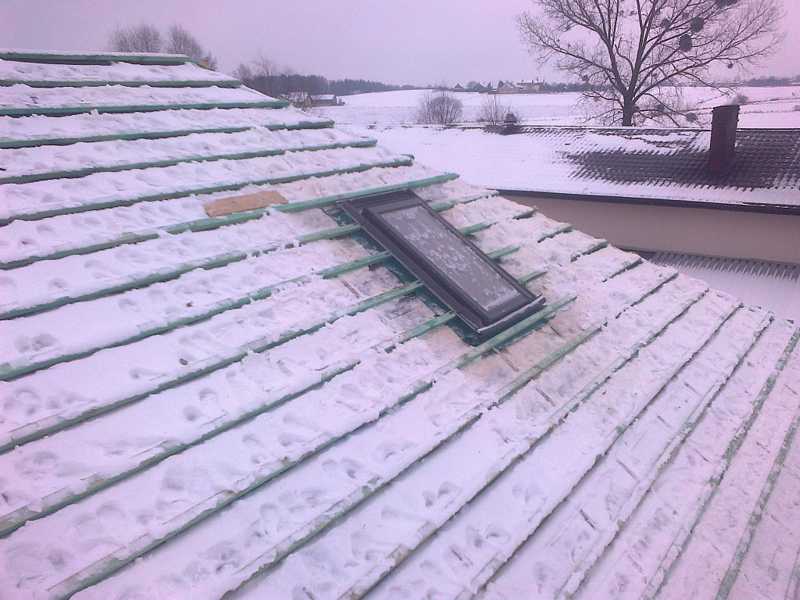 Montaż okien dachowych Fakro przez naszą firmę dekarską świadczącą usługi dekarskie na terenie Ostrowa, Kalisza, Pleszewa, Krotoszyna